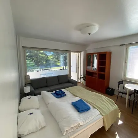A Cozy In With A Balcony 赫尔辛基
